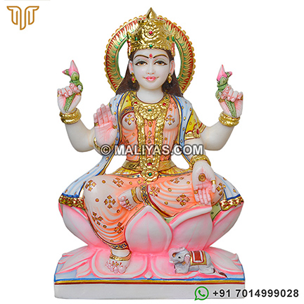 Laxmi Maa Statue